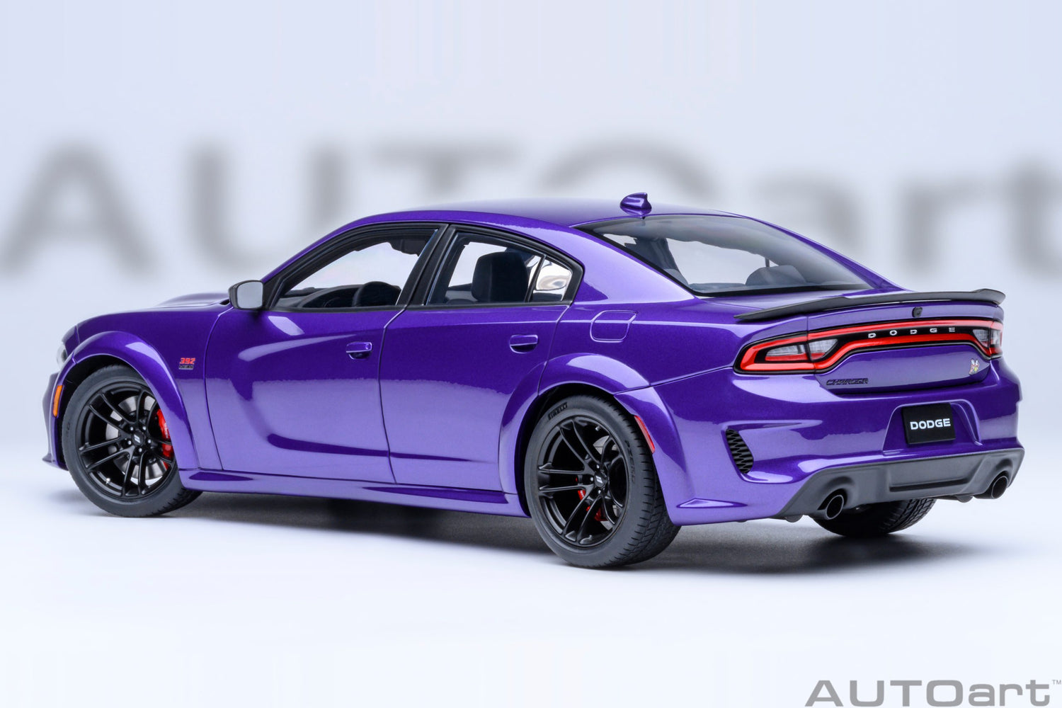 AutoArt 1:18- Dodge Charger Scat Pack Widebody (Plum Crazy) AA71757