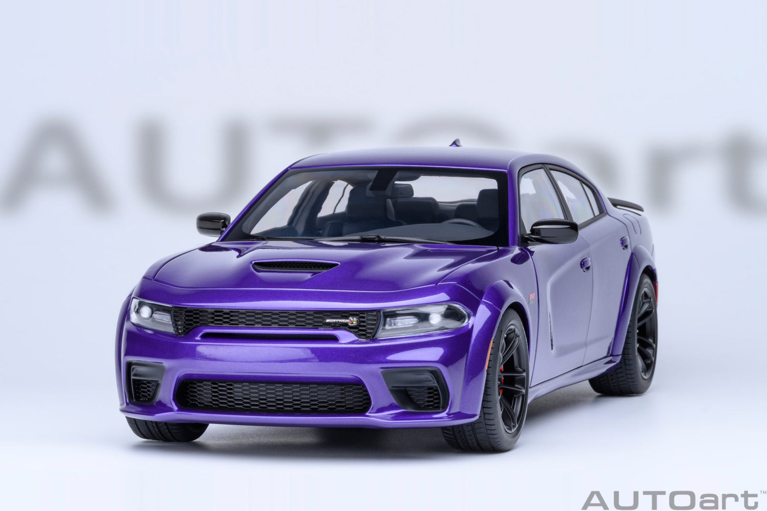 AutoArt 1:18- Dodge Charger Scat Pack Widebody (Plum Crazy) AA71757