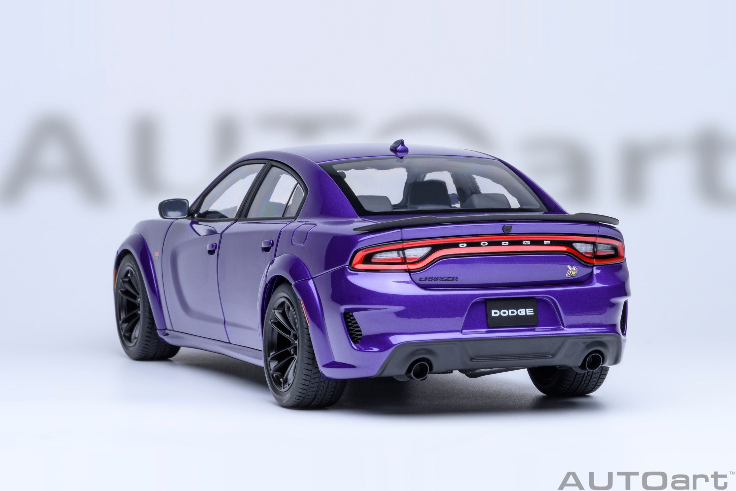 AutoArt 1:18- Dodge Charger Scat Pack Widebody (Plum Crazy) AA71757