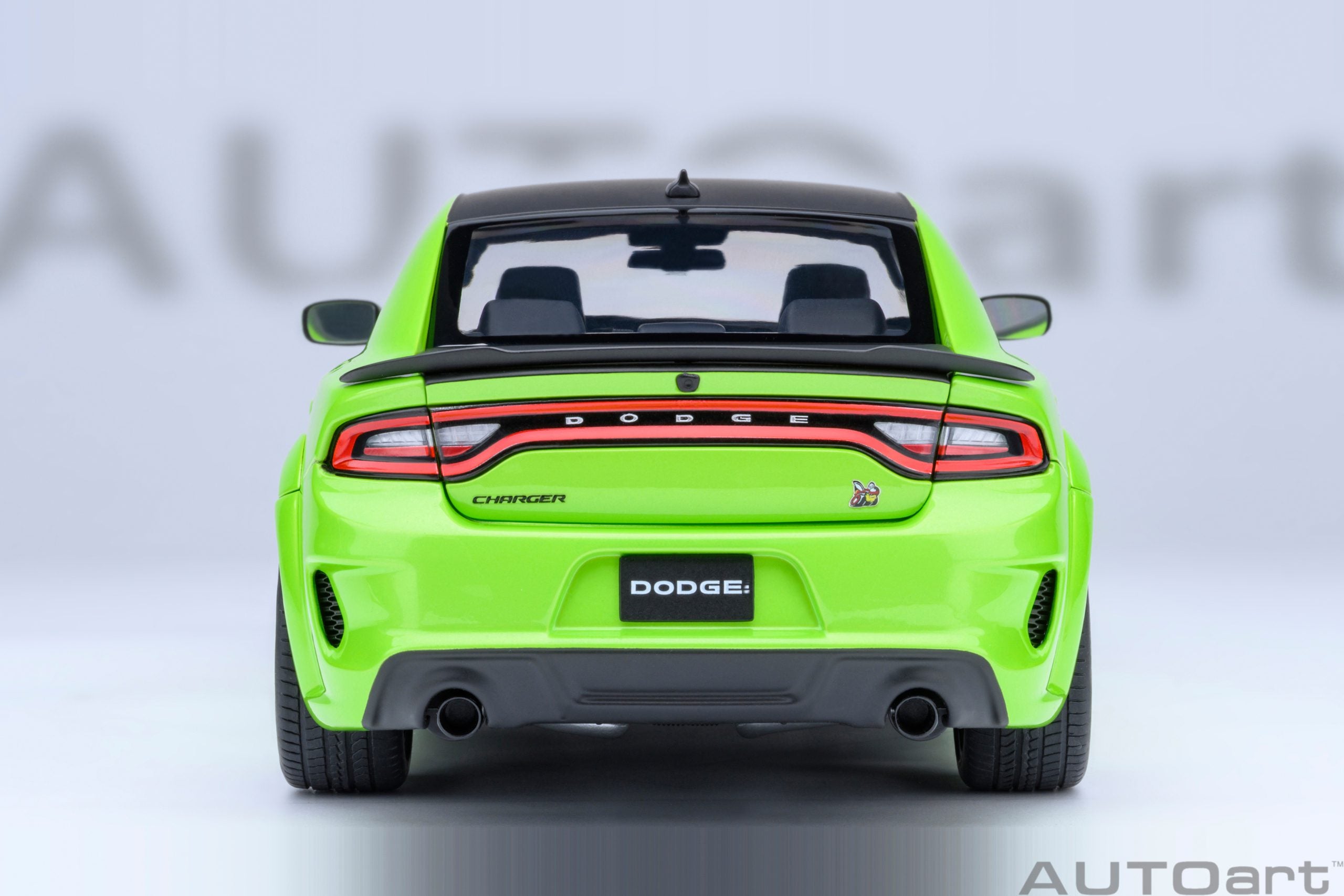 AutoArt 1:18-  Dodge Charger Scat Pack Widebody (Sublime) AA71758