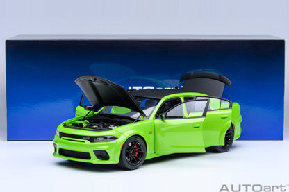 AutoArt 1:18-  Dodge Charger Scat Pack Widebody (Sublime) AA71758