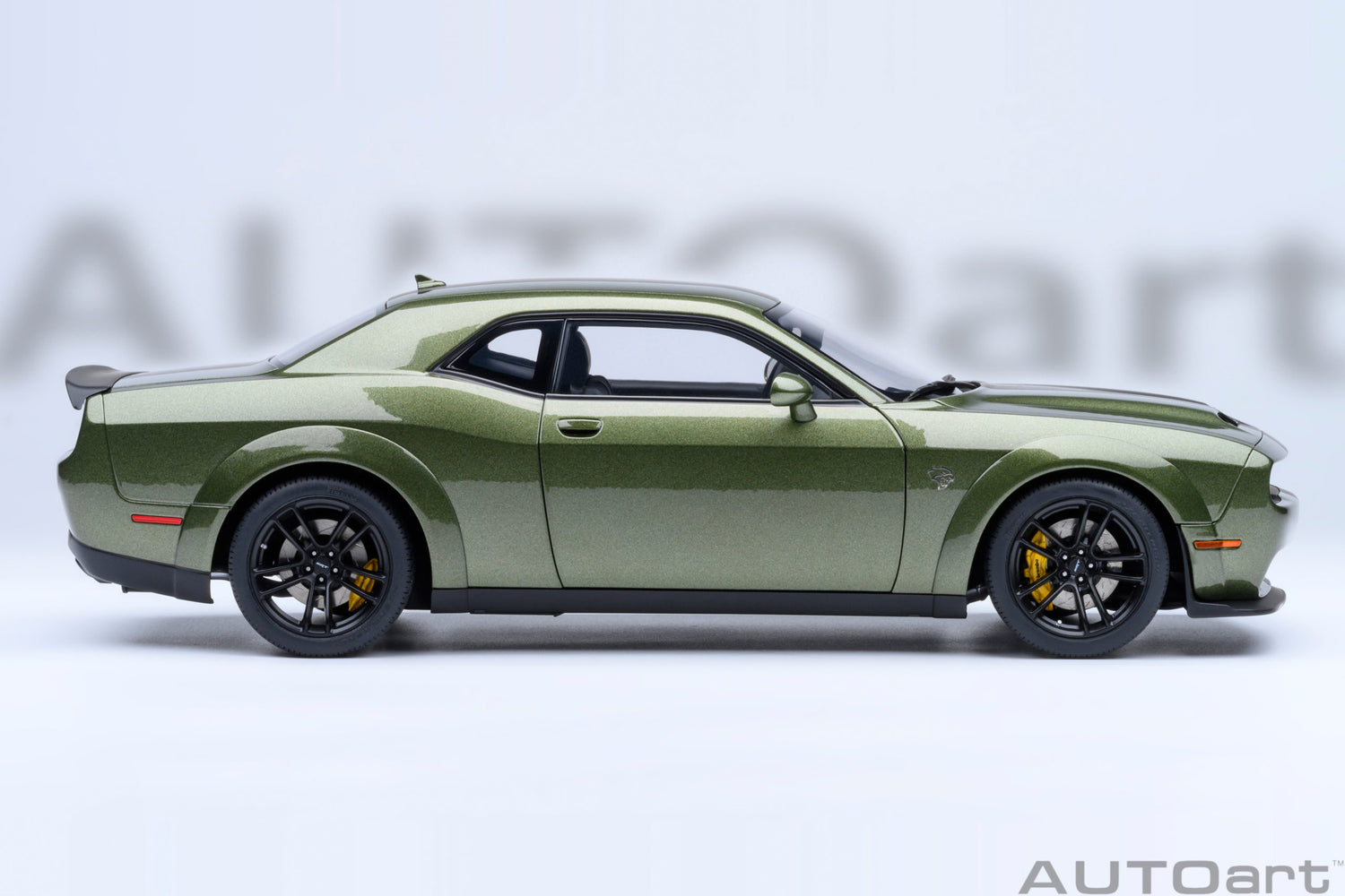 AutoArt 1:18- Dodge Challenger SRT Jailbreak 2022 (F8 Green) AA71761
