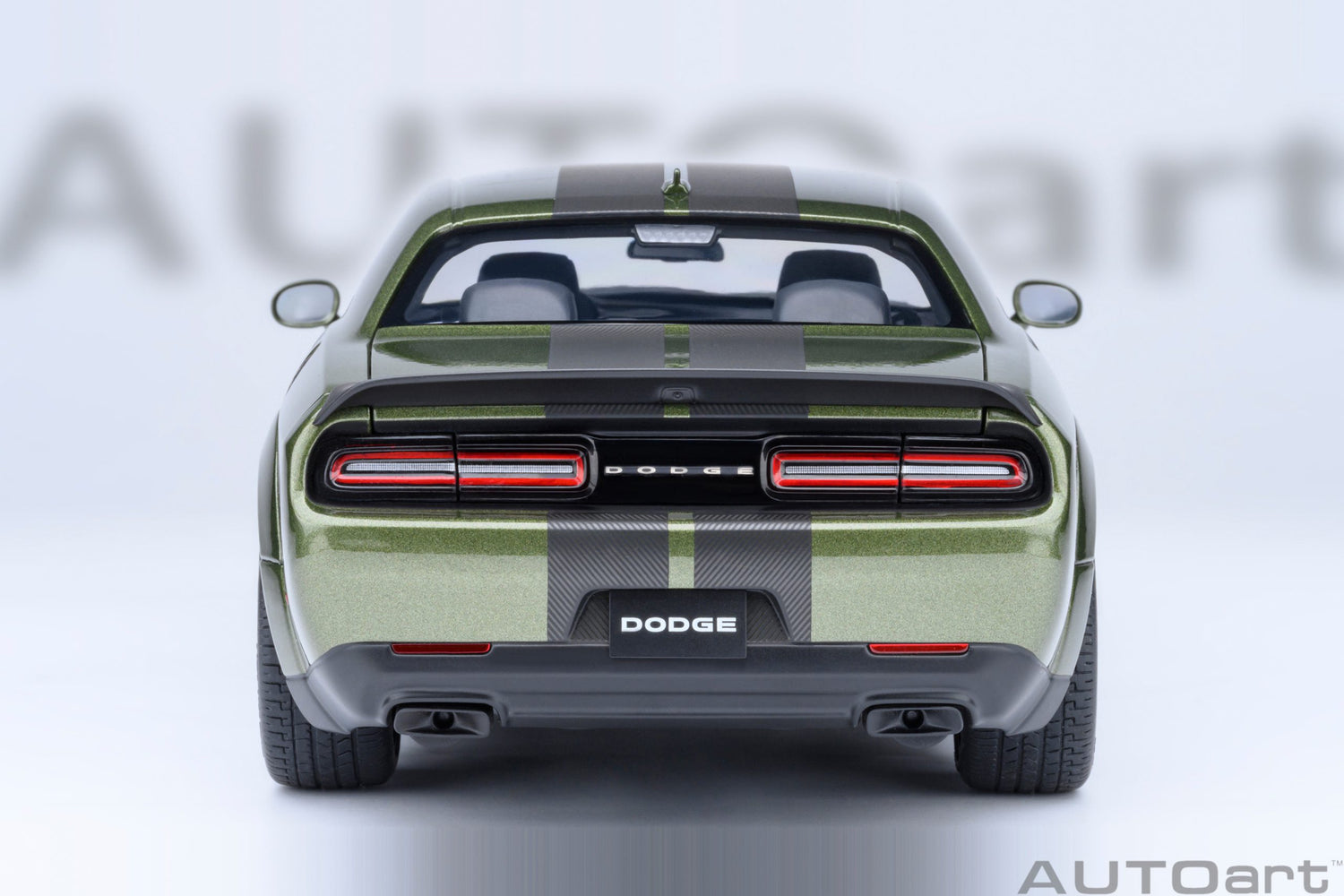 AutoArt 1:18- Dodge Challenger SRT Jailbreak 2022 (F8 Green) AA71761
