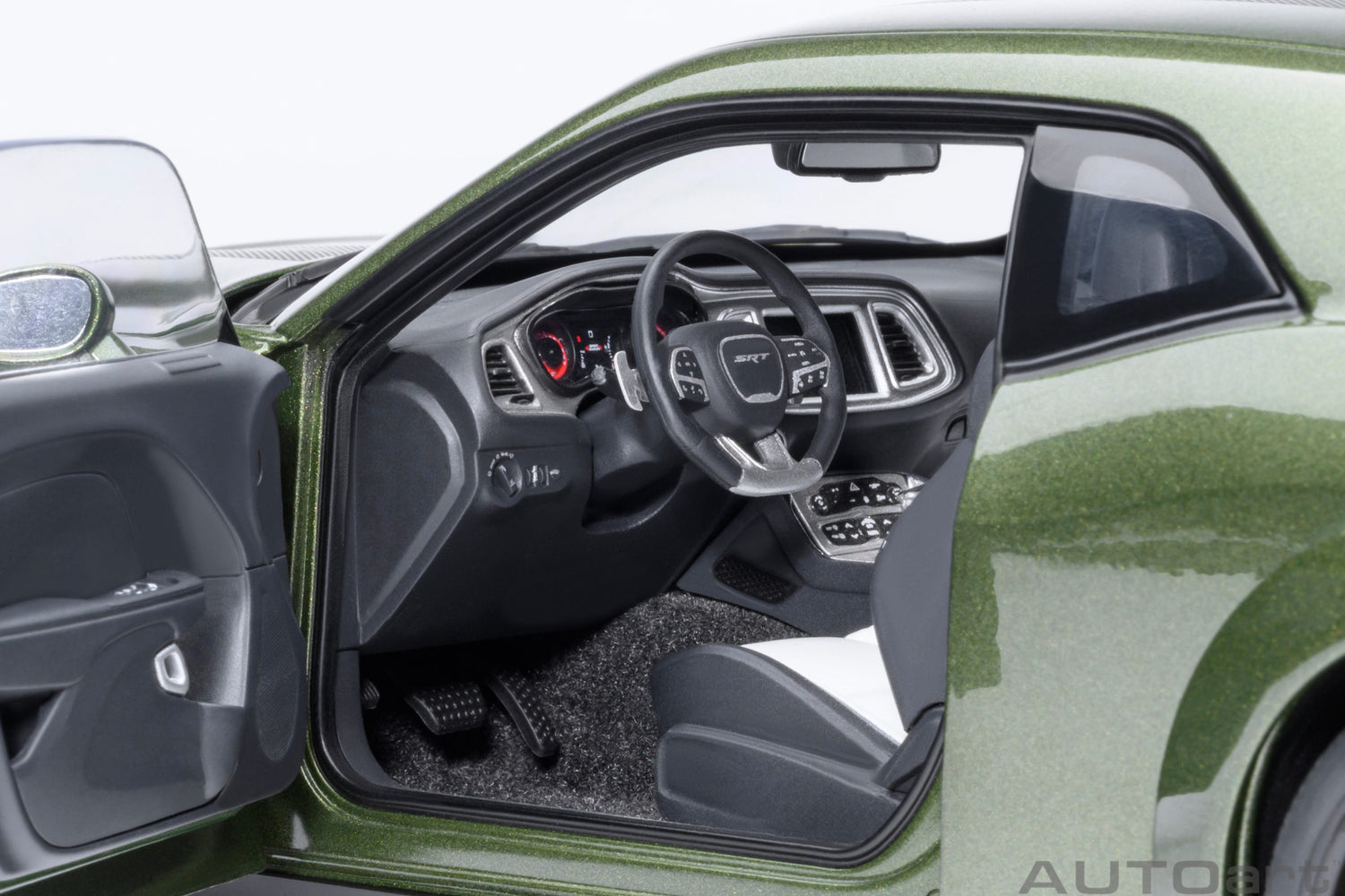 AutoArt 1:18- Dodge Challenger SRT Jailbreak 2022 (F8 Green) AA71761