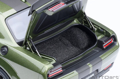 AutoArt 1:18- Dodge Challenger SRT Jailbreak 2022 (F8 Green) AA71761