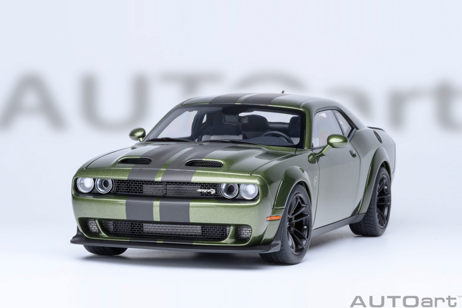 AutoArt 1:18- Dodge Challenger SRT Jailbreak 2022 (F8 Green) AA71761