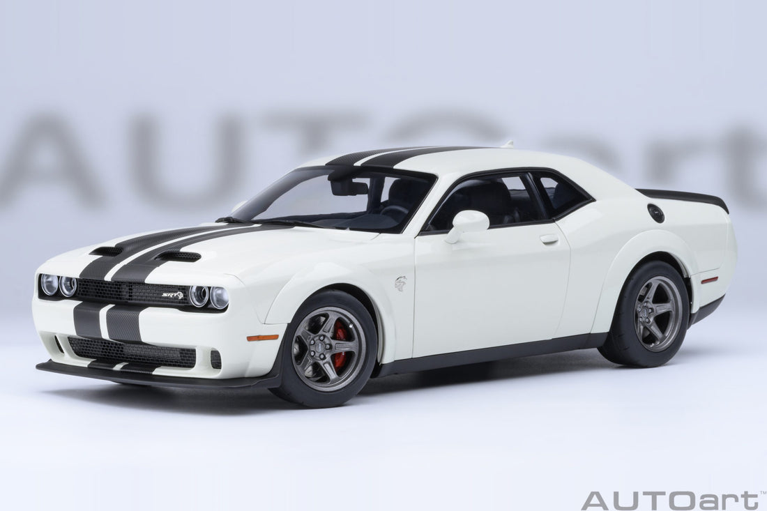 AutoArt 1:18- Dodge Challenger SRT Superstock 2023 (Knuckle White) AA71766