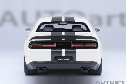 AutoArt 1:18- Dodge Challenger SRT Superstock 2023 (Knuckle White) AA71766