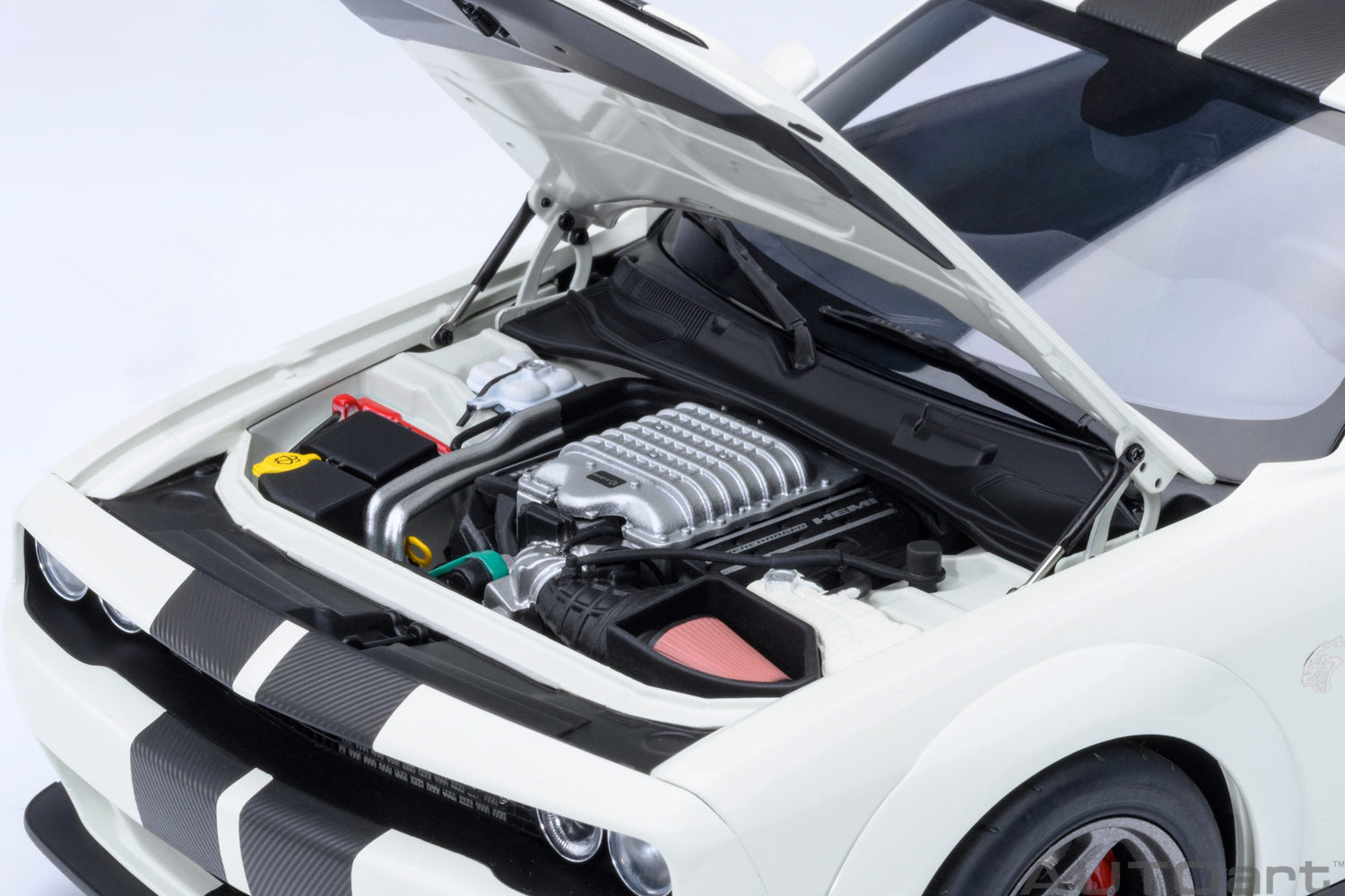 AutoArt 1:18- Dodge Challenger SRT Superstock 2023 (Knuckle White) AA71766