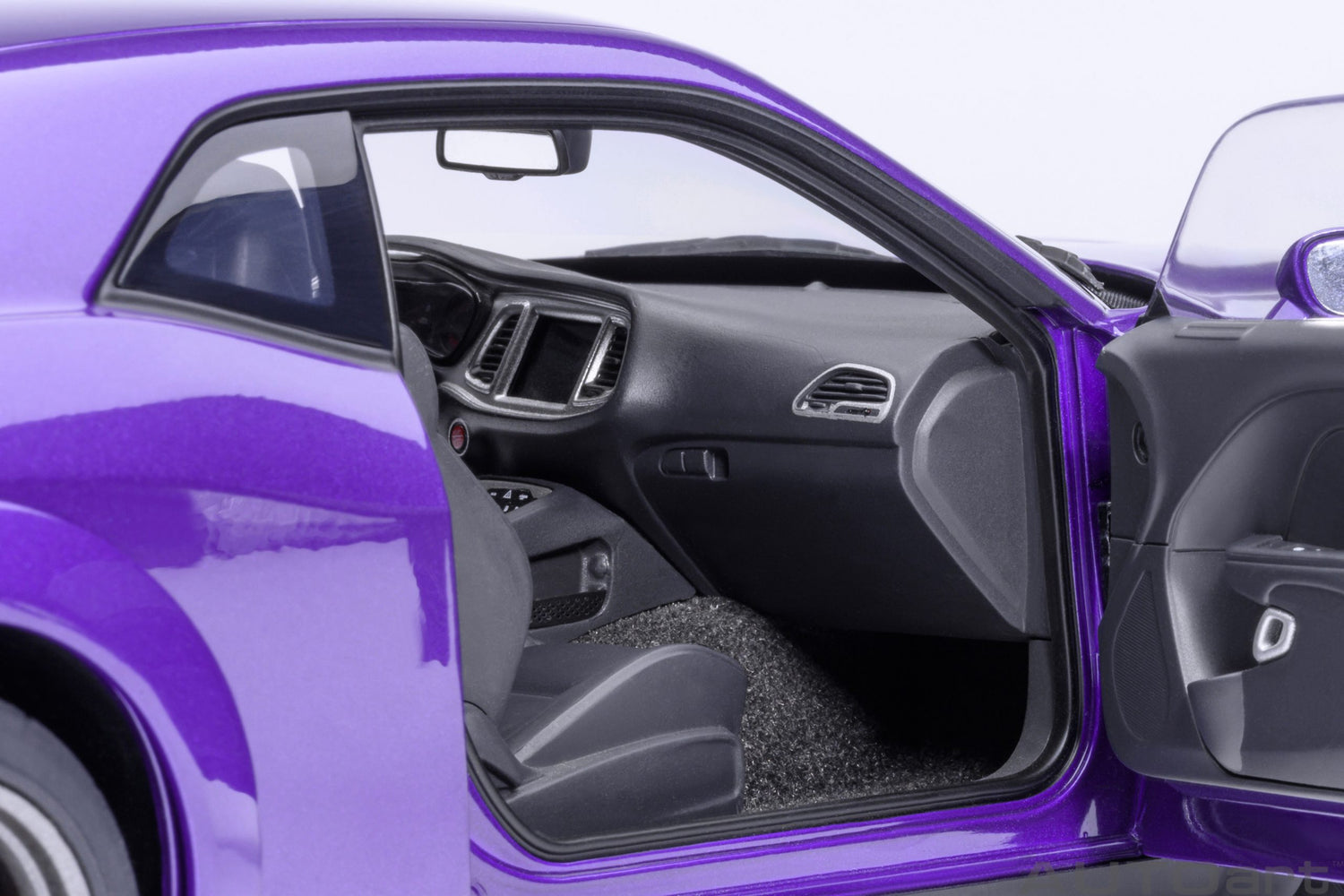 AutoArt 1:18-Dodge Challenger SRT Superstock 2023 (Plum Crazy) AA71768