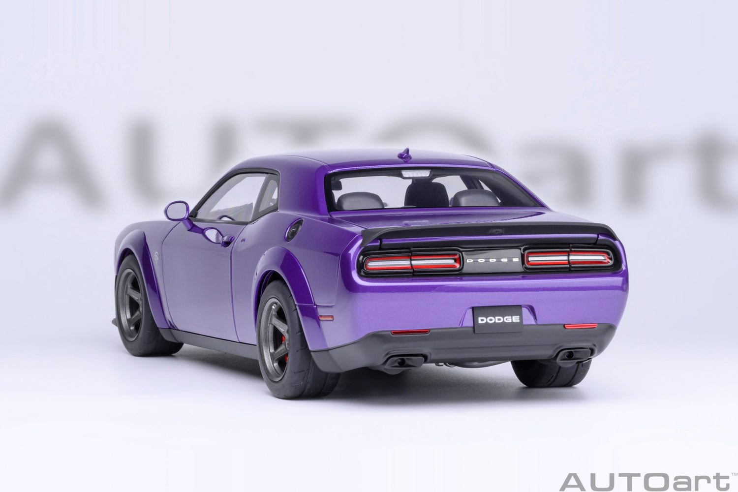 AutoArt 1:18-Dodge Challenger SRT Superstock 2023 (Plum Crazy) AA71768