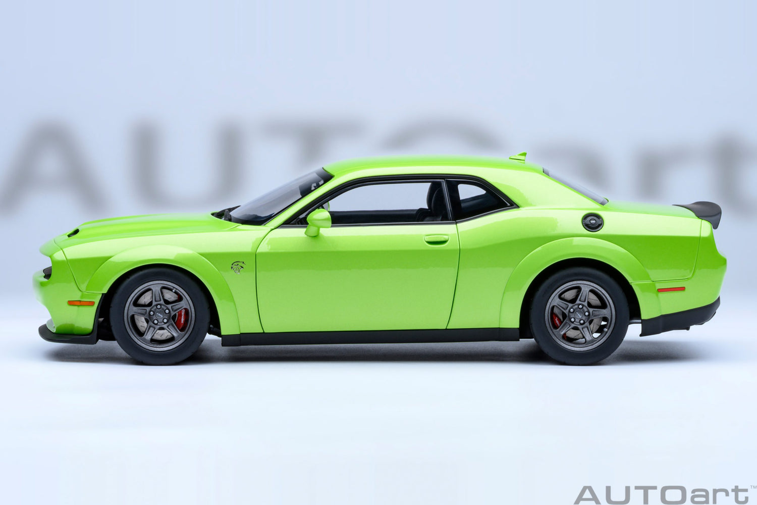 AutoArt 1:18-Dodge Challenger SRT Superstock 2023 (Sublime) AA71769