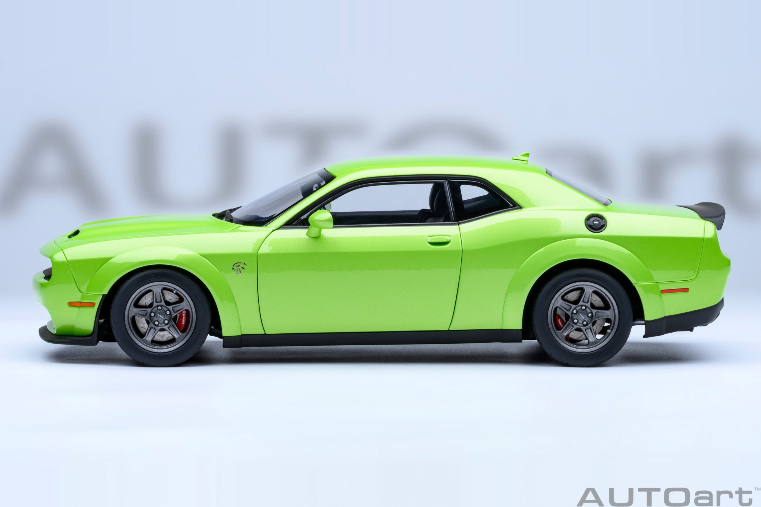 AutoArt 1:18-Dodge Challenger SRT Superstock 2023 (Sublime) AA71769