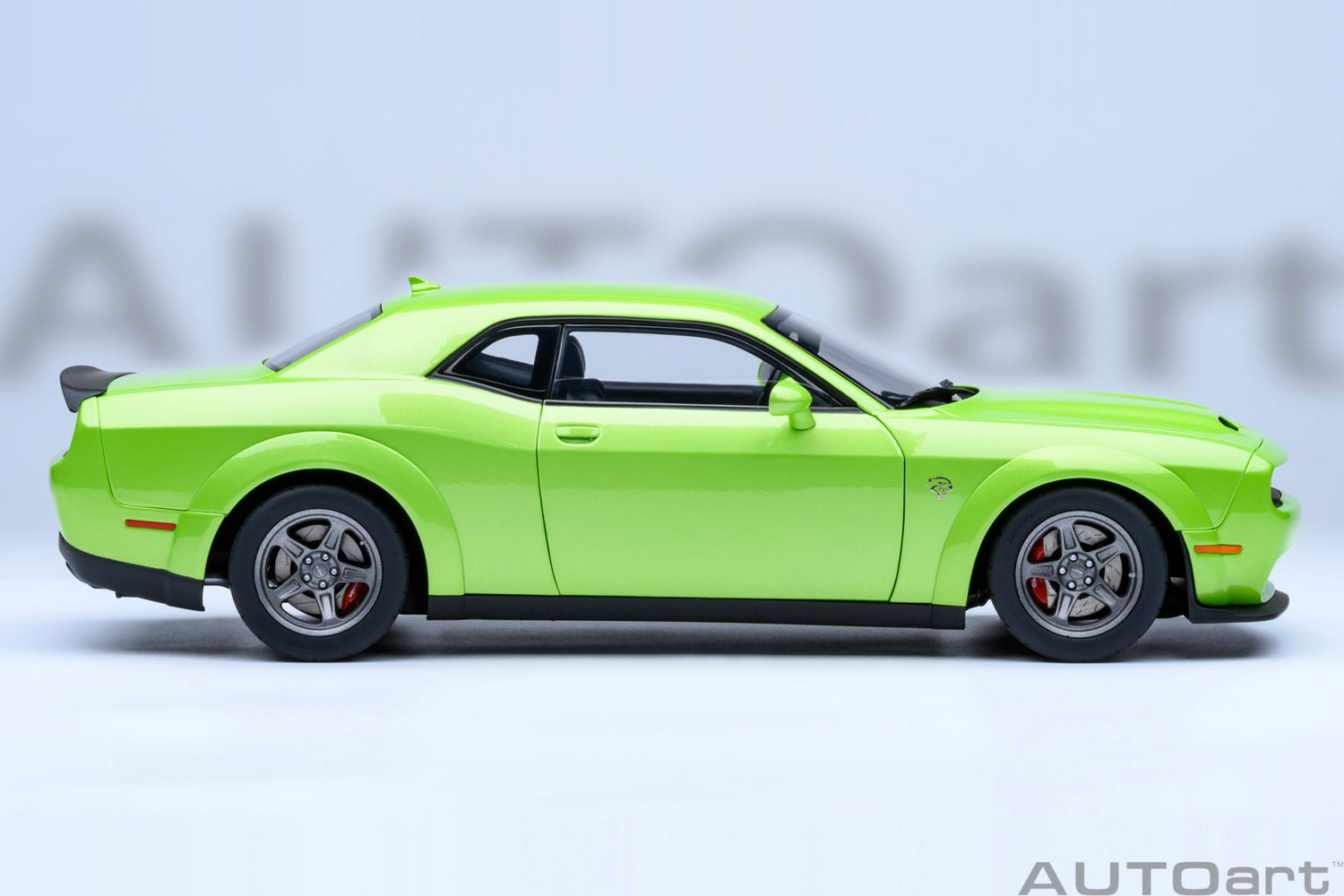 AutoArt 1:18-Dodge Challenger SRT Superstock 2023 (Sublime) AA71769