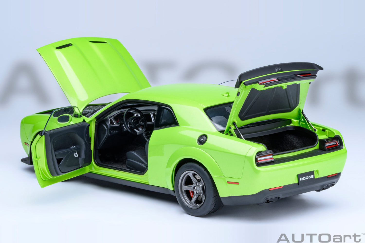 AutoArt 1:18-Dodge Challenger SRT Superstock 2023 (Sublime) AA71769
