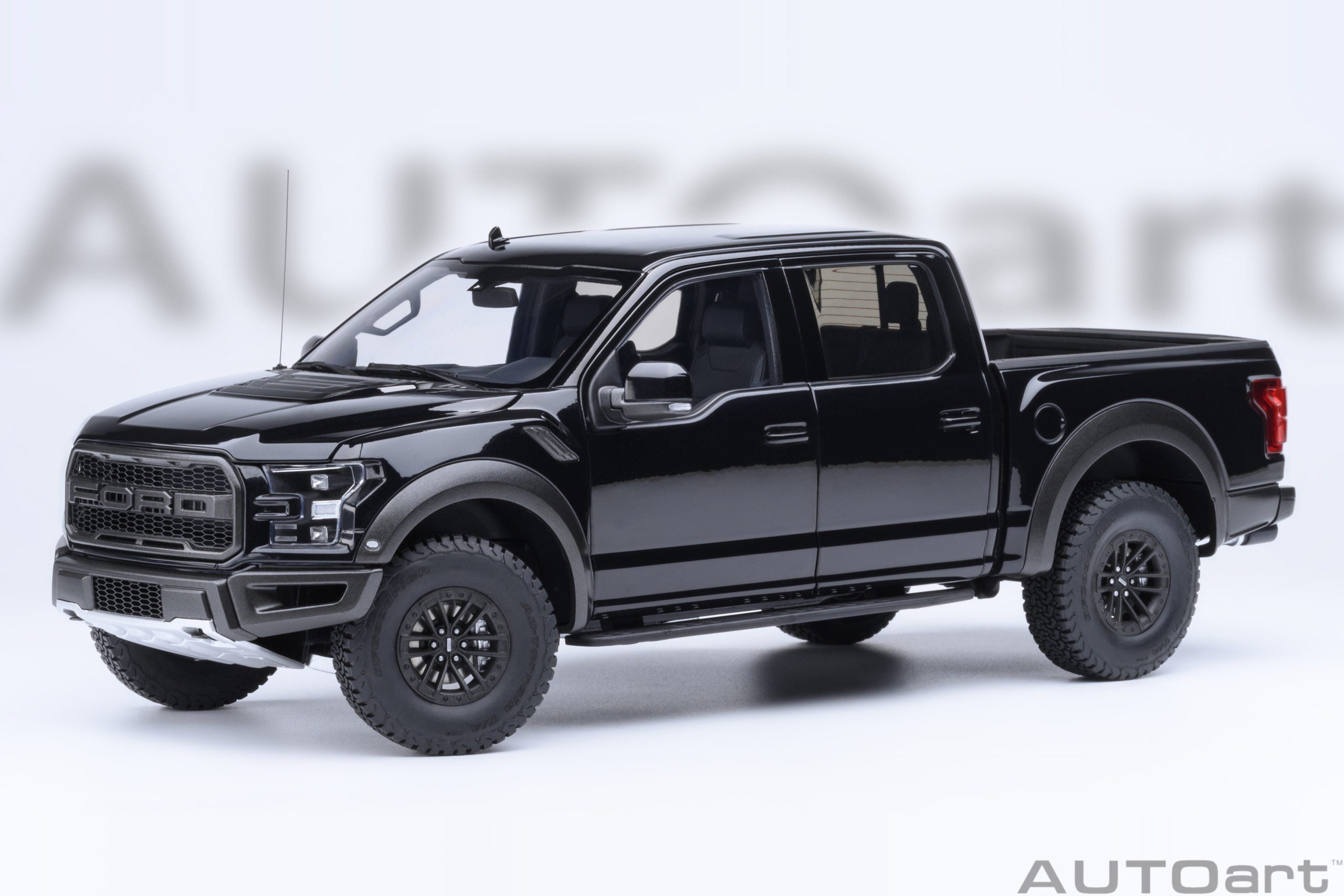 AutoArt 1:18-Ford F-150 Raptor Supercrew 2019 (Agate Black) AA72947