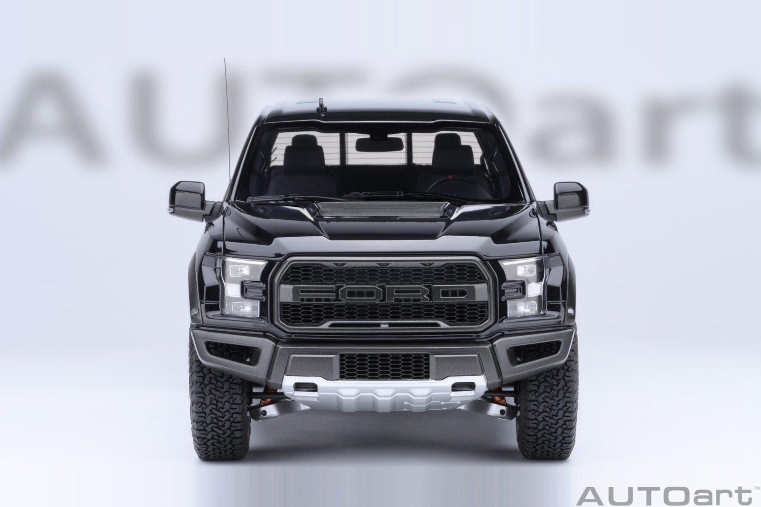 AutoArt 1:18-Ford F-150 Raptor Supercrew 2019 (Agate Black) AA72947
