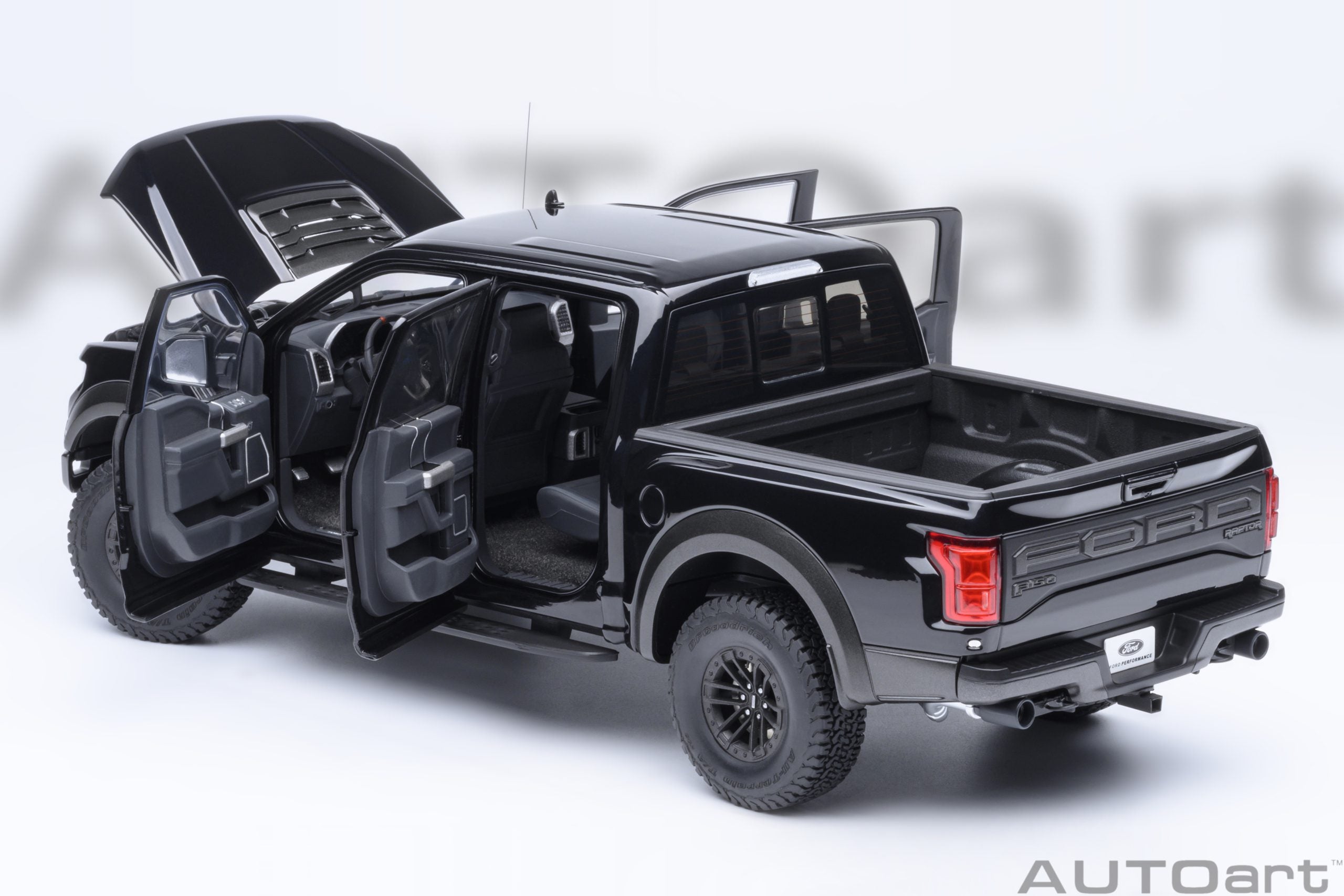 AutoArt 1:18-Ford F-150 Raptor Supercrew 2019 (Agate Black) AA72947