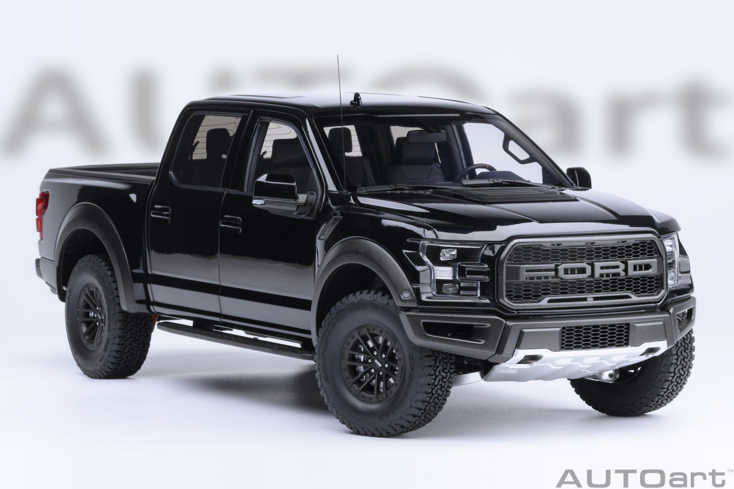 AutoArt 1:18-Ford F-150 Raptor Supercrew 2019 (Agate Black) AA72947