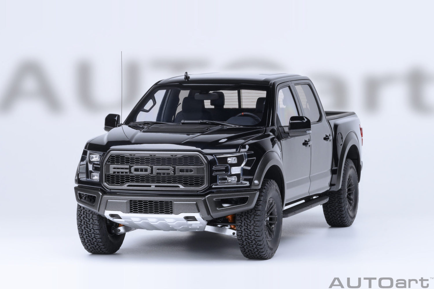 AutoArt 1:18-Ford F-150 Raptor Supercrew 2019 (Agate Black) AA72947