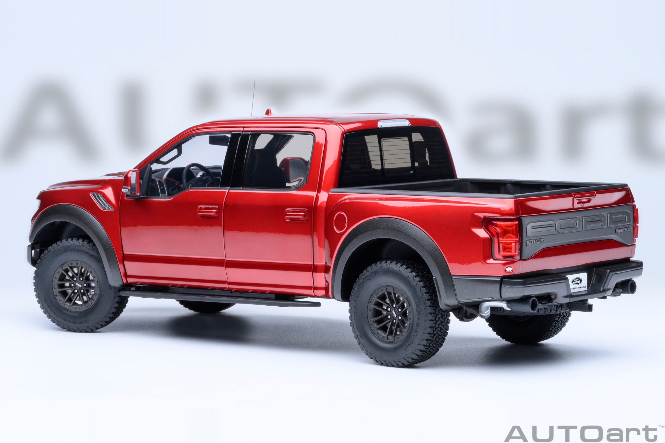 AutoArt 1:18-Ford F-150 Raptor Supercrew 2019 (Ruby Red) AA72948