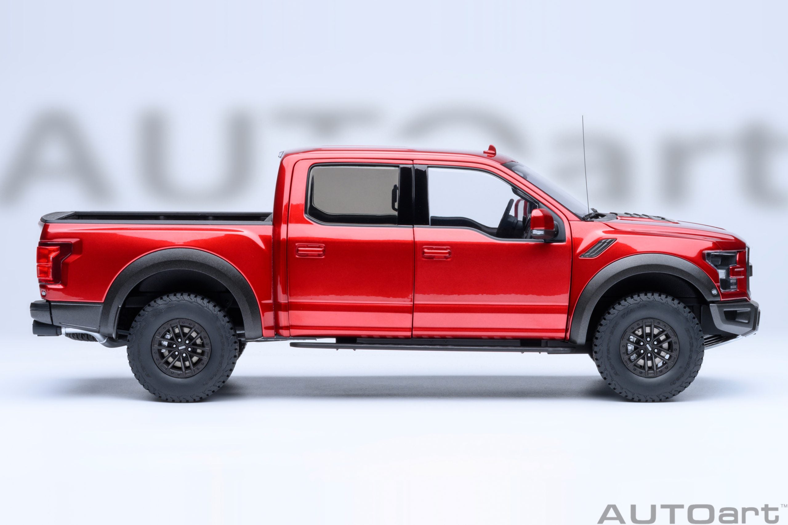 AutoArt 1:18-Ford F-150 Raptor Supercrew 2019 (Ruby Red) AA72948