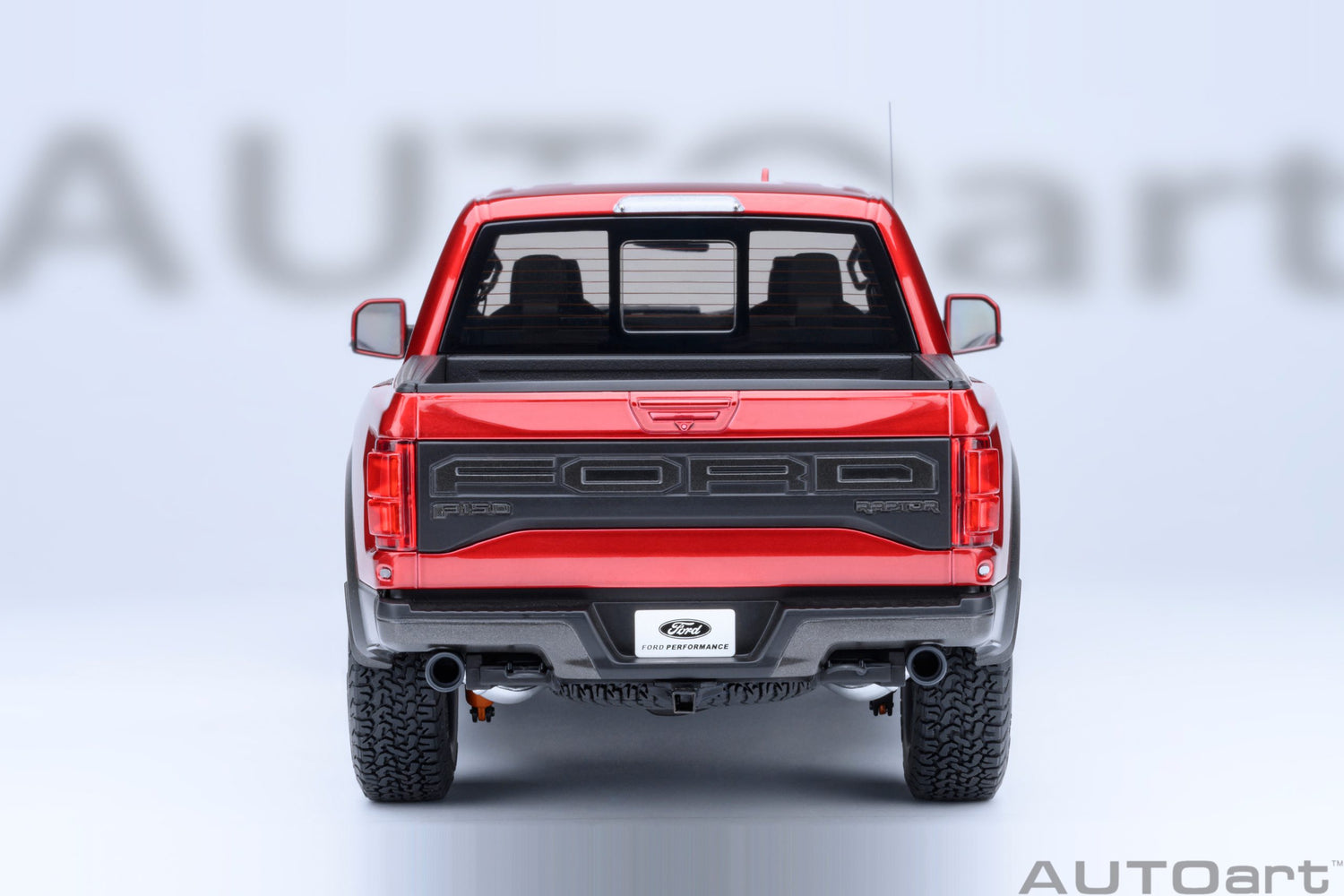 AutoArt 1:18-Ford F-150 Raptor Supercrew 2019 (Ruby Red) AA72948