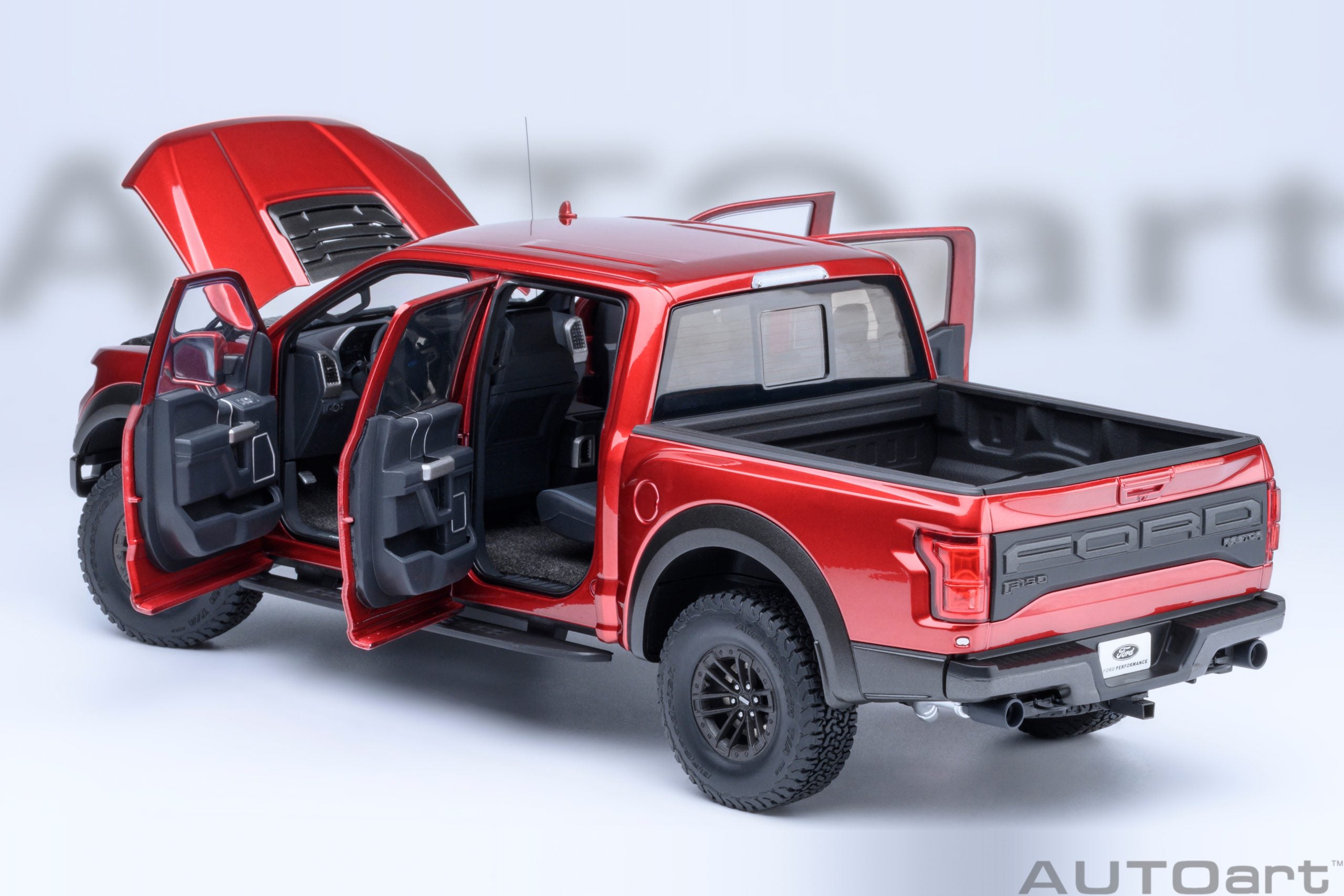 AutoArt 1:18-Ford F-150 Raptor Supercrew 2019 (Ruby Red) AA72948