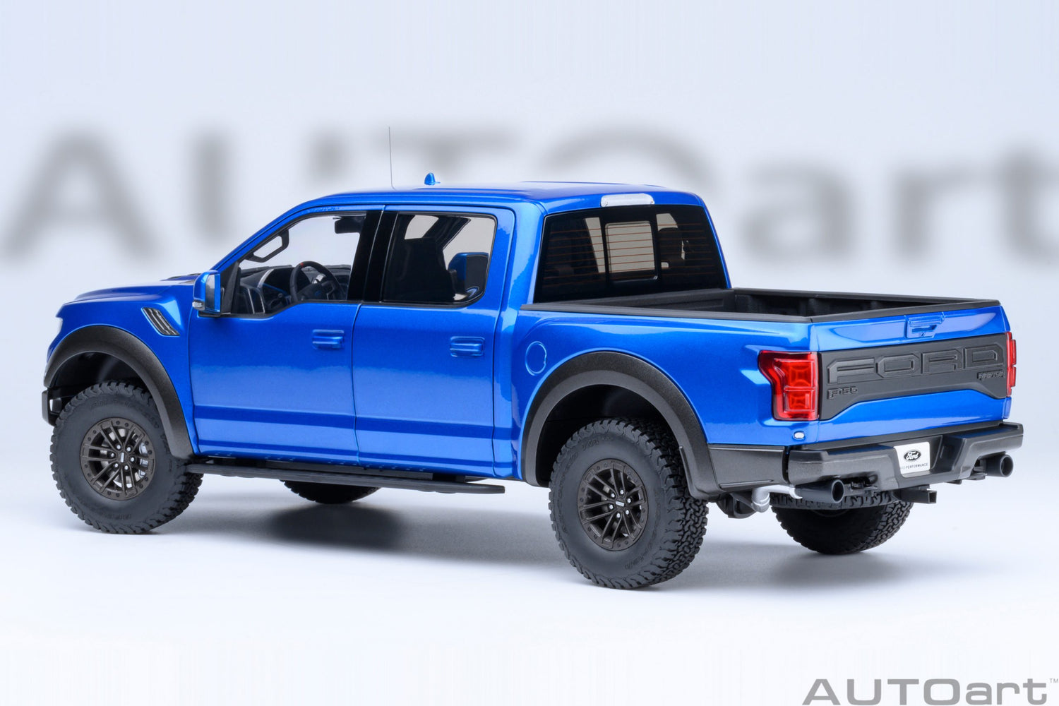 AutoArt 1:18-Ford F-150 Raptor Supercrew 2019 (Velocity Blue) AA72949