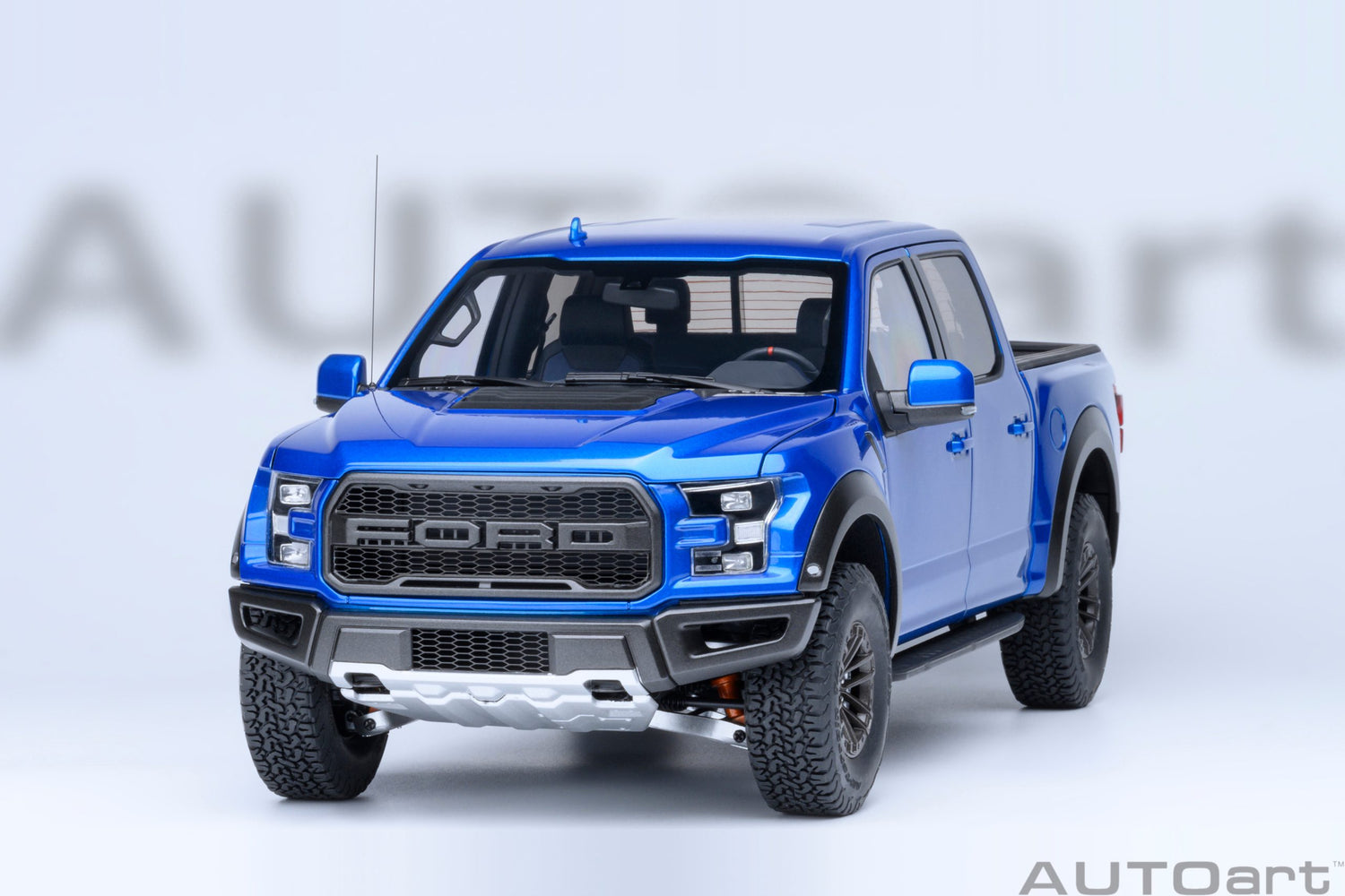 AutoArt 1:18-Ford F-150 Raptor Supercrew 2019 (Velocity Blue) AA72949
