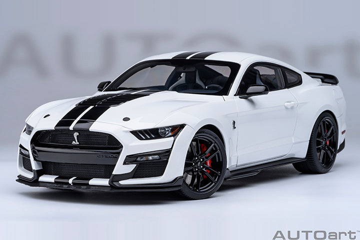AutoArt 1:18- FORD MUSTANG SHELBY GT500 (OXFORD WHITE) AA73095