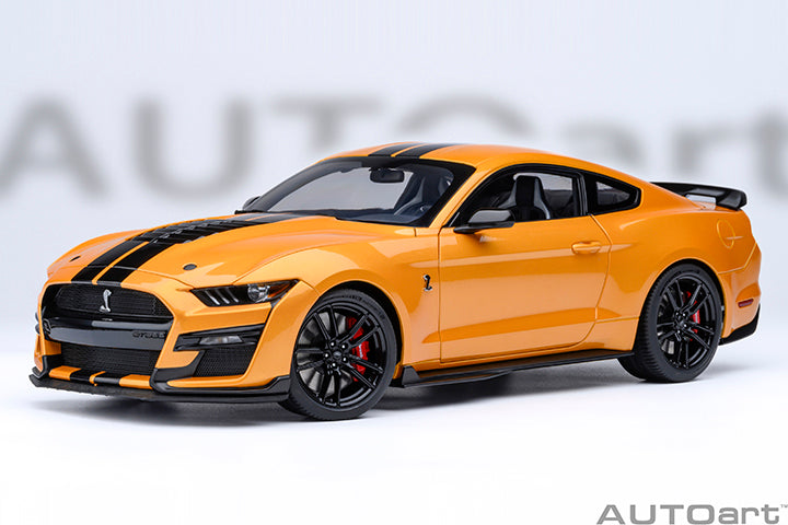 AutoArt 1:18-FORD MUSTANG SHELBY GT500 (CYBER ORANGE) AA73099