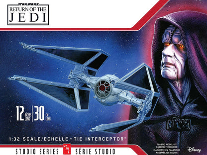 AMT 1:32 Star Wars: Return of the Jedi TIE Interceptor – Model Kit – AMT1539M