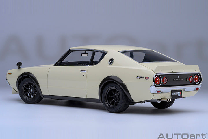 NISSAN SKYLINE 2000 GT-R (KPGC110) TUNED VERSION (WHITE)