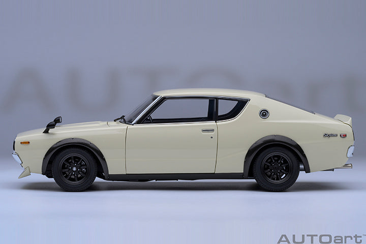 NISSAN SKYLINE 2000 GT-R (KPGC110) TUNED VERSION (WHITE)
