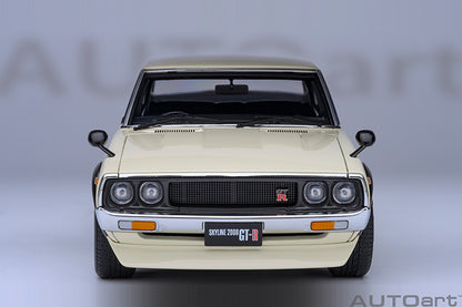 NISSAN SKYLINE 2000 GT-R (KPGC110) TUNED VERSION (WHITE)