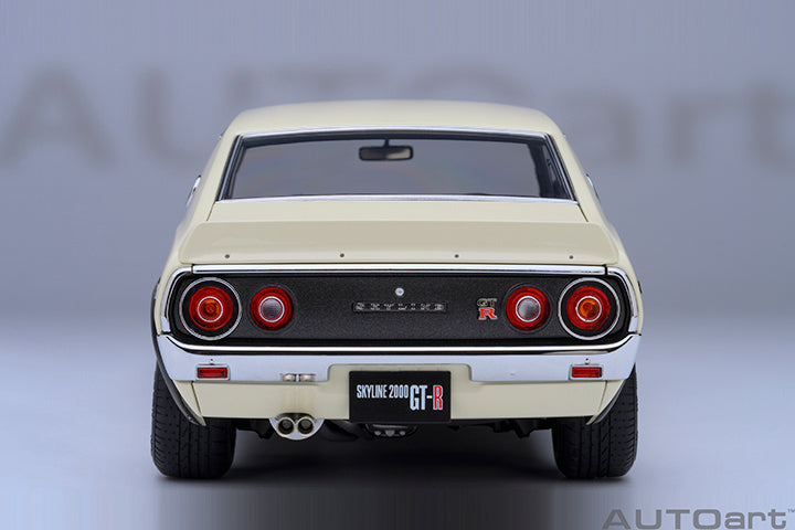 NISSAN SKYLINE 2000 GT-R (KPGC110) TUNED VERSION (WHITE)