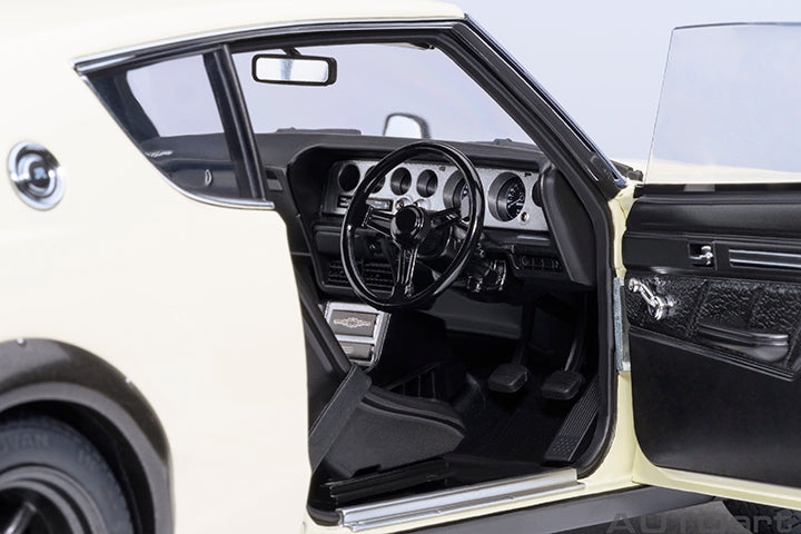NISSAN SKYLINE 2000 GT-R (KPGC110) TUNED VERSION (WHITE)