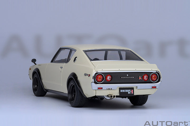 NISSAN SKYLINE 2000 GT-R (KPGC110) TUNED VERSION (WHITE)