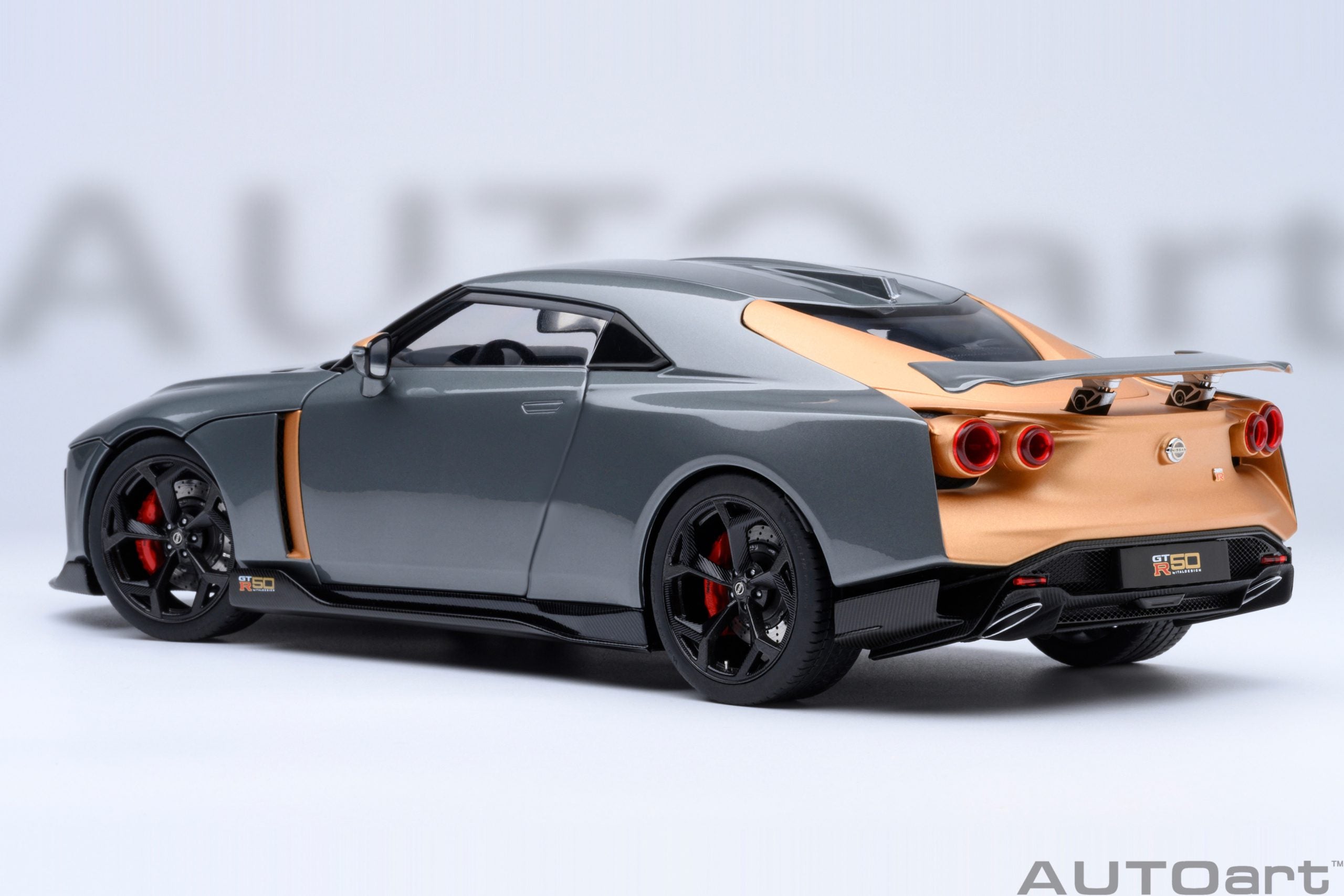 Nissan GT-R50 by Italdesign (Liquid Kinetic Silver/Energetic Sigma Gold)