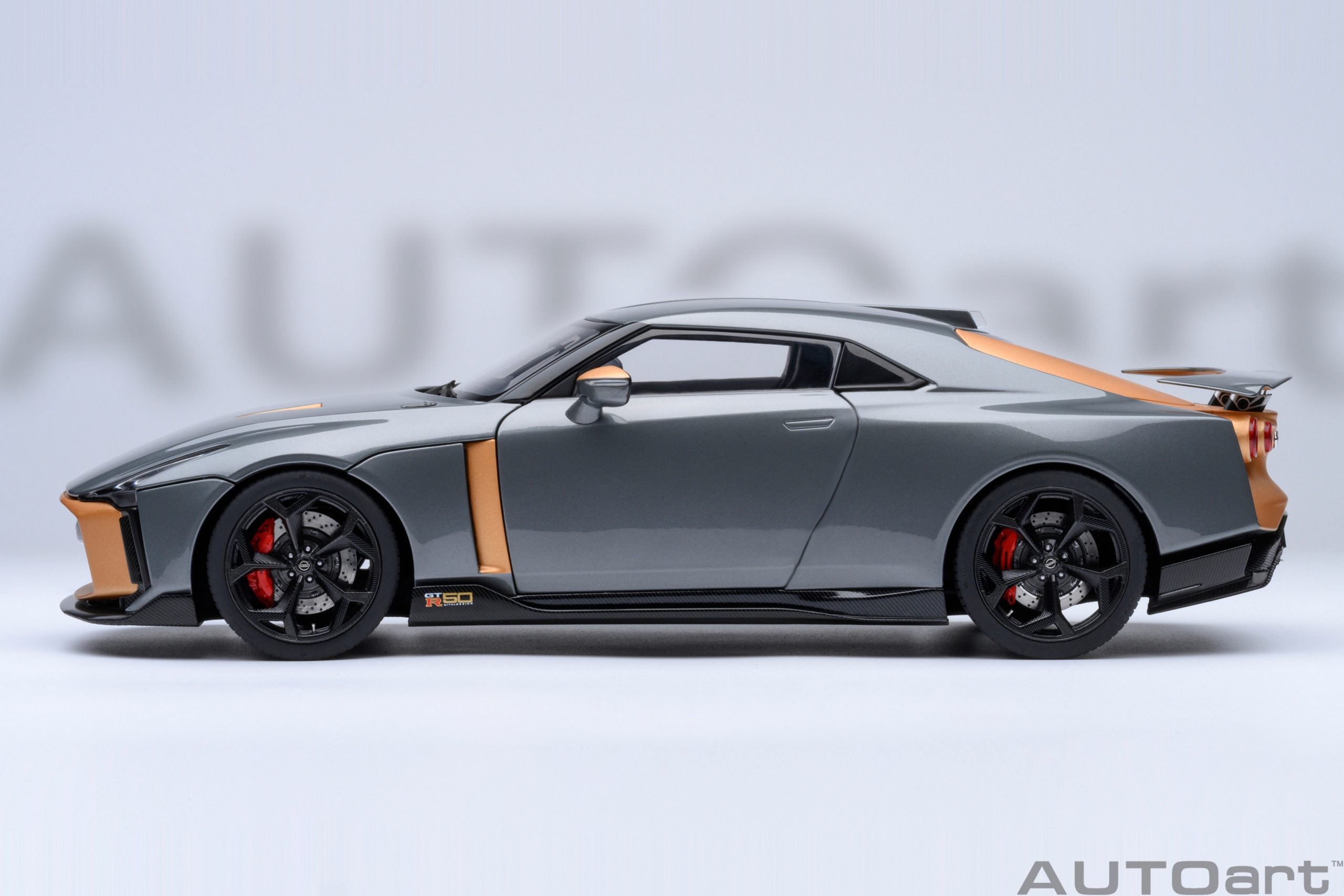 Nissan GT-R50 by Italdesign (Liquid Kinetic Silver/Energetic Sigma Gold)