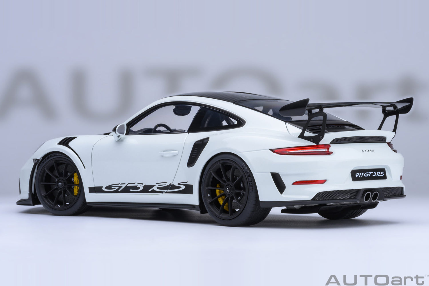 AutoArt 1:18-Porsche 911 (991.2) GT3 RS Weissach Package (White) AA78176