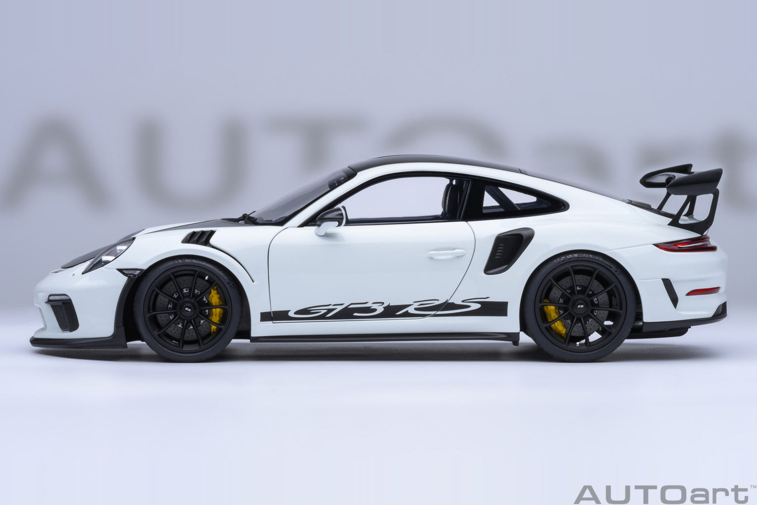 AutoArt 1:18-Porsche 911 (991.2) GT3 RS Weissach Package (White) AA78176
