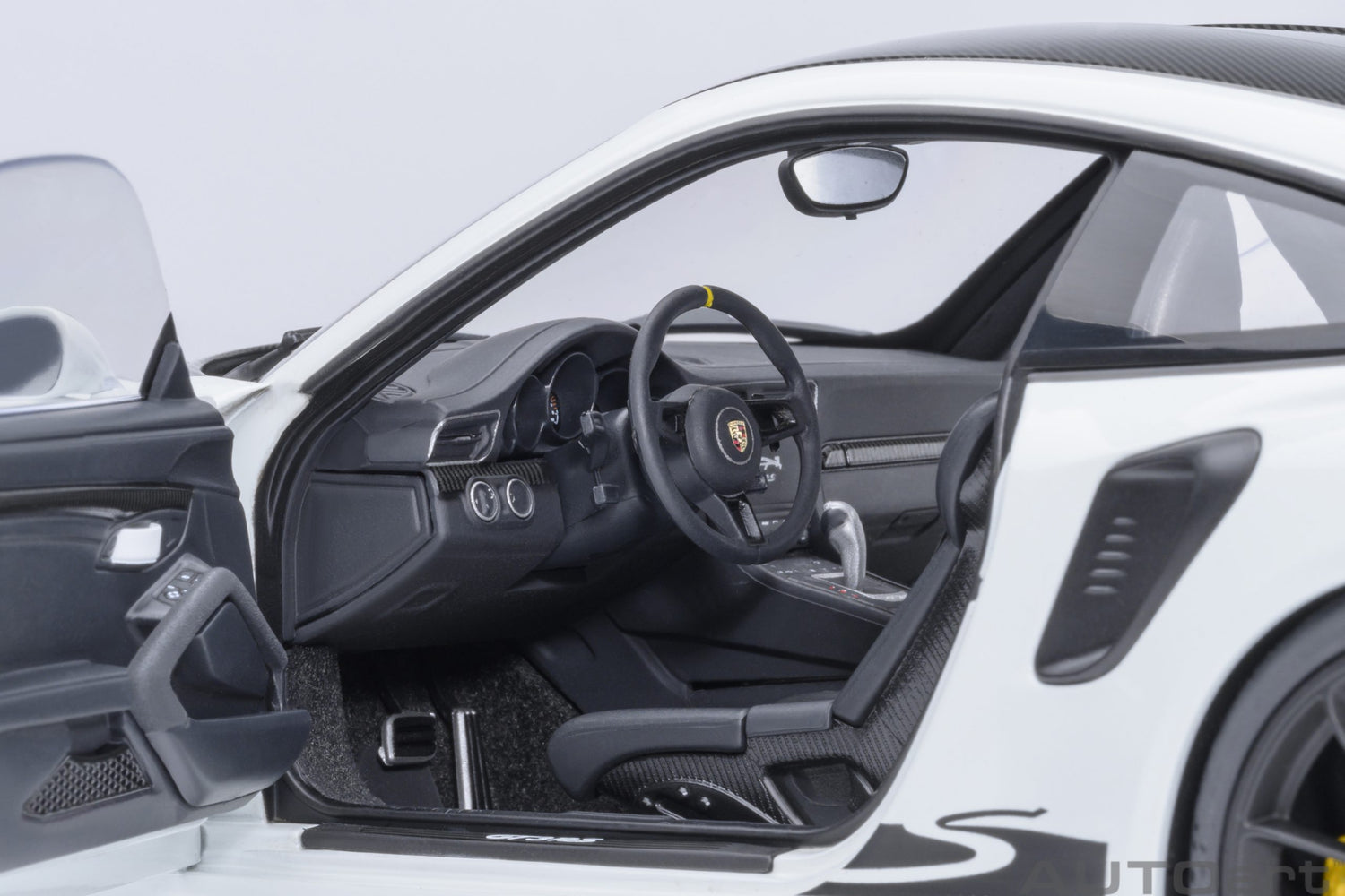 AutoArt 1:18-Porsche 911 (991.2) GT3 RS Weissach Package (White) AA78176