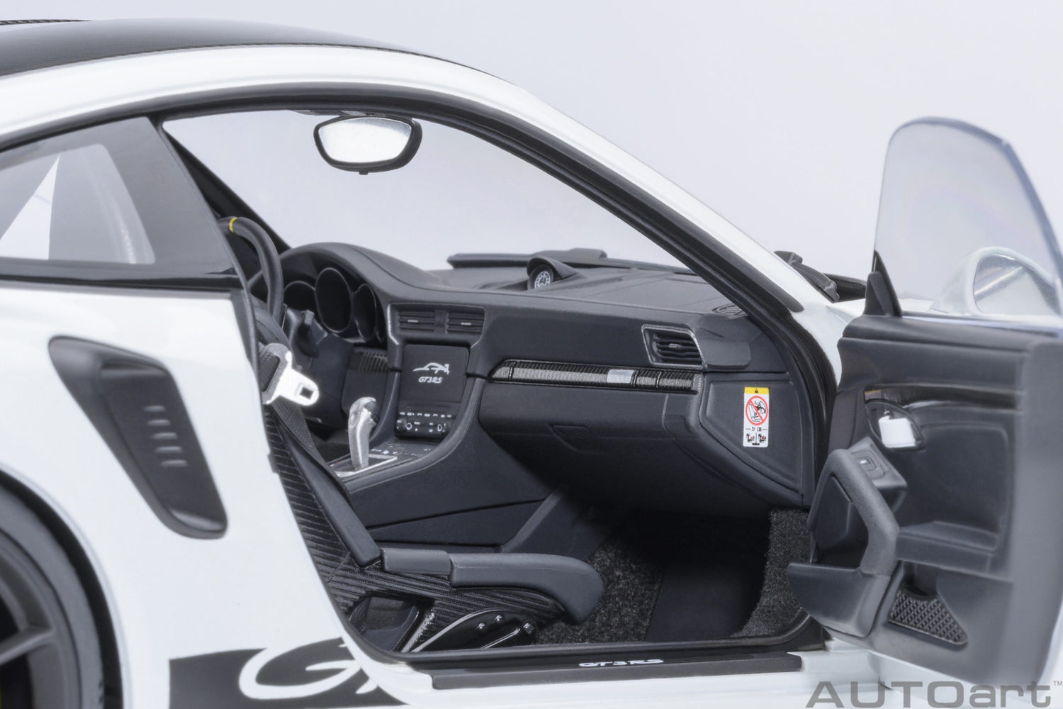 AutoArt 1:18-Porsche 911 (991.2) GT3 RS Weissach Package (White) AA78176