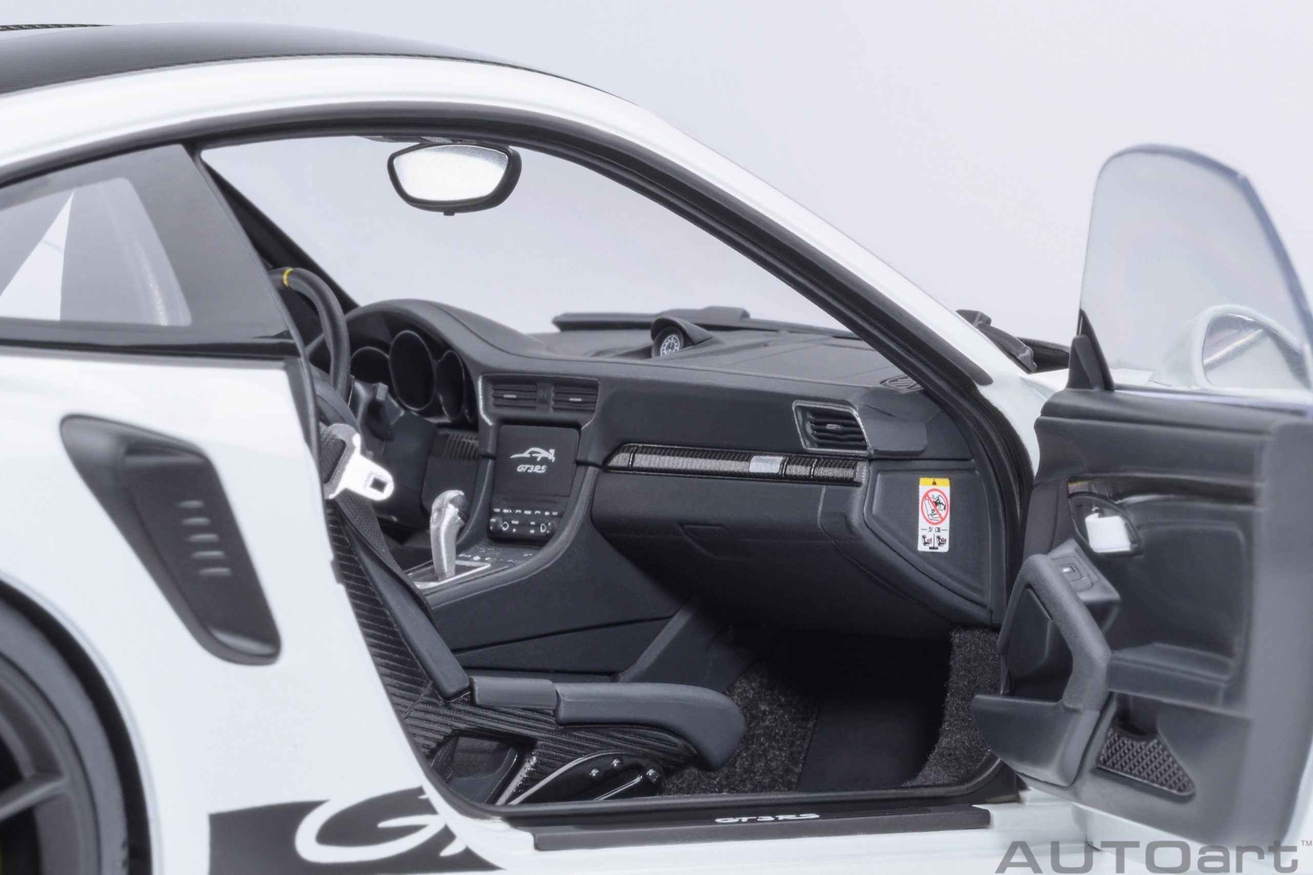 AutoArt 1:18-Porsche 911 (991.2) GT3 RS Weissach Package (White) AA78176