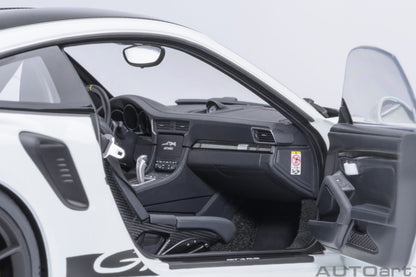 AutoArt 1:18-Porsche 911 (991.2) GT3 RS Weissach Package (White) AA78176