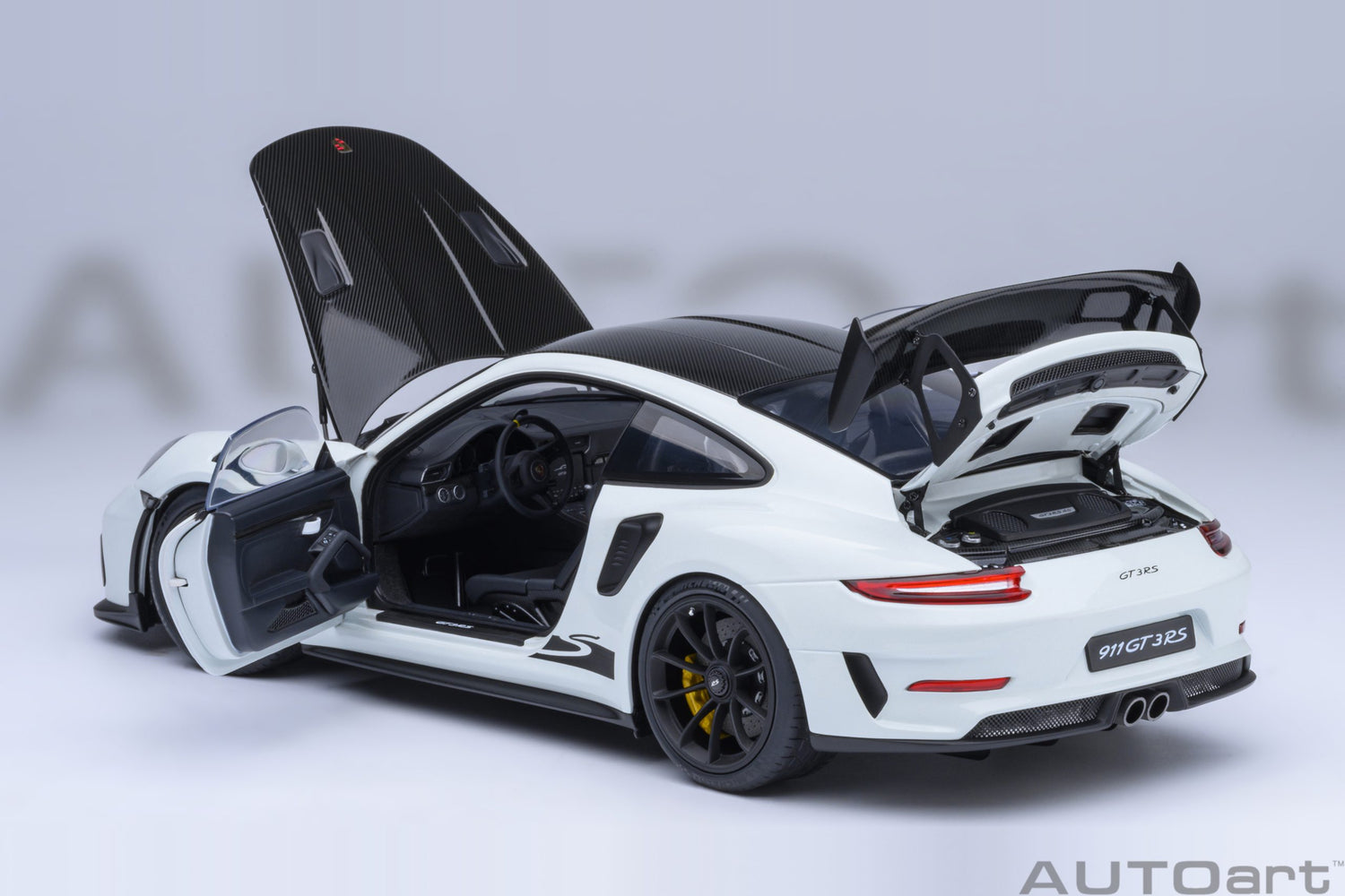 AutoArt 1:18-Porsche 911 (991.2) GT3 RS Weissach Package (White) AA78176