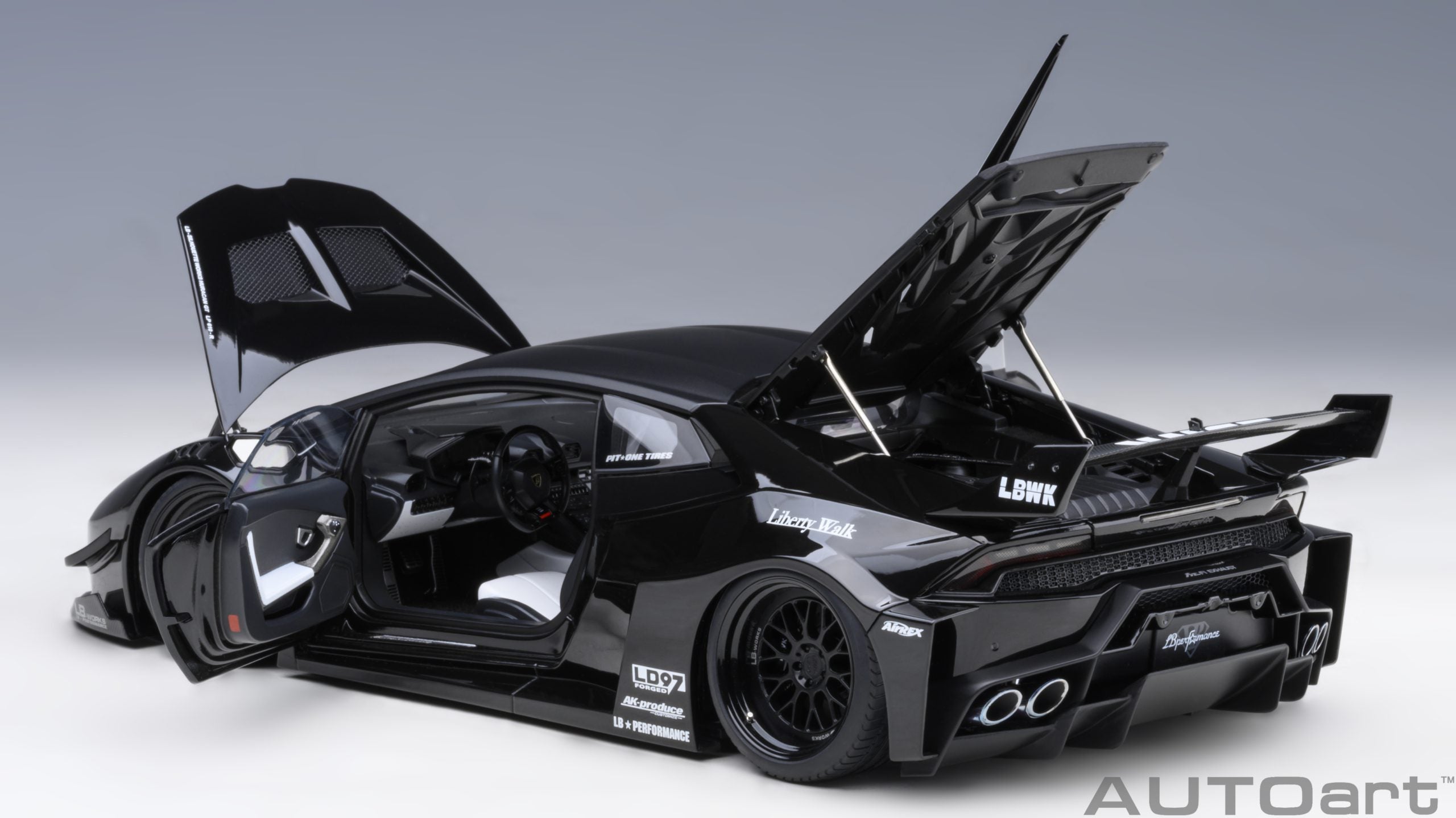 Liberty Walk LB Silhouette Lamborghini Huracan GT