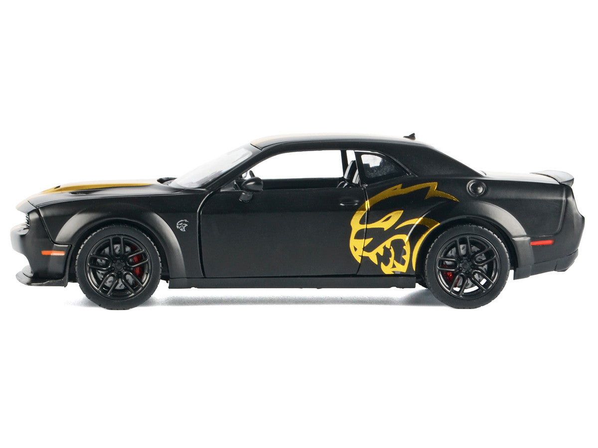 Motormax 1:24-2018 Dodge Challenger SRT Hellcat Widebody (Black/Gold) MM79201